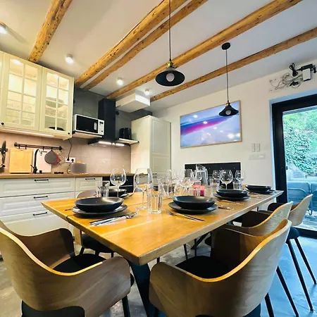 Mezinska Jacuzzi Sauna ヴィラ