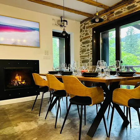 ヴィラ Mezinska Jacuzzi Sauna *