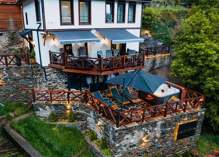 Mezinska Jacuzzi Sauna Луксозна вила Широка лъка