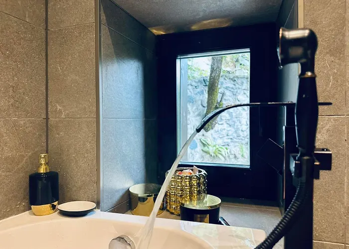 Mezinska Jacuzzi Sauna Villa *