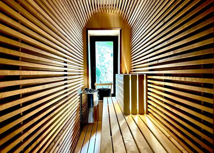 Луксозна вила Mezinska Jacuzzi Sauna *